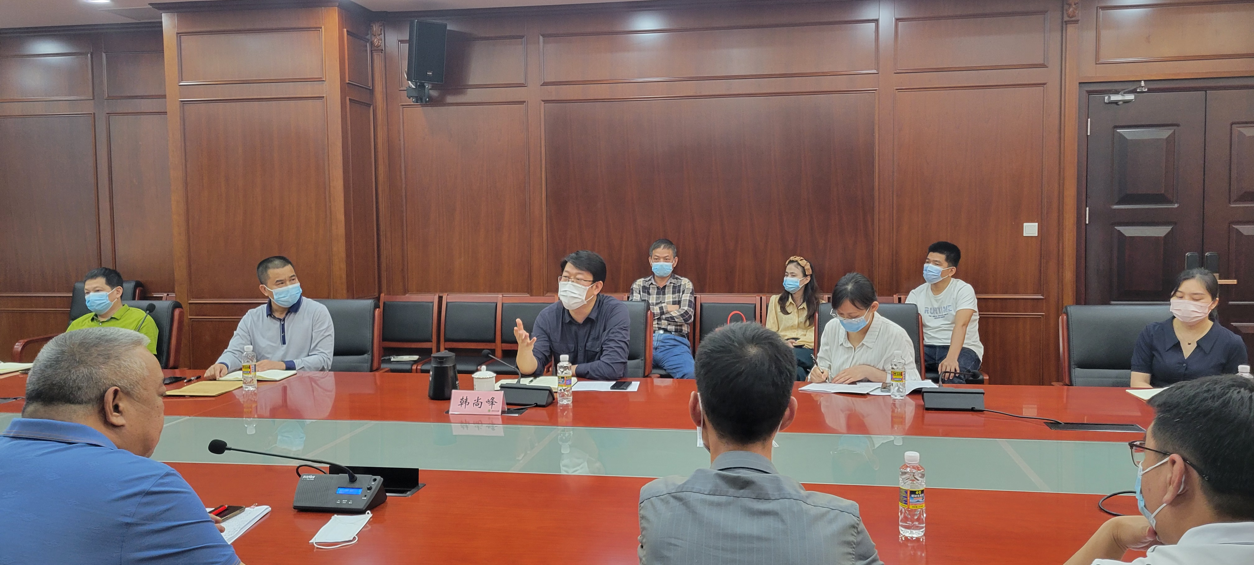 我校召开二期学生公寓及三期学生食堂 室内装修方案和项目预算专题会