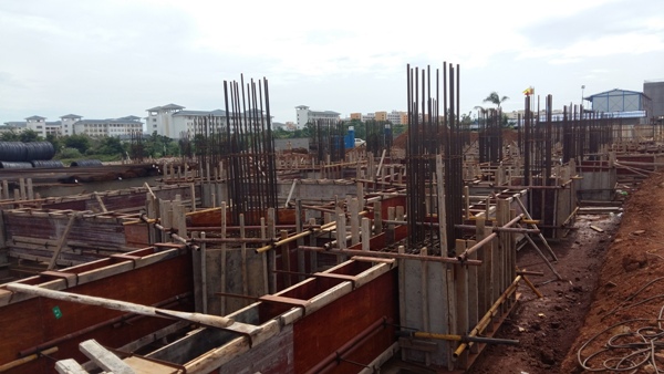 体育综合训练馆建设组图
